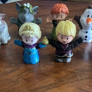 Frozen Adventure Playset with Colorful Characters